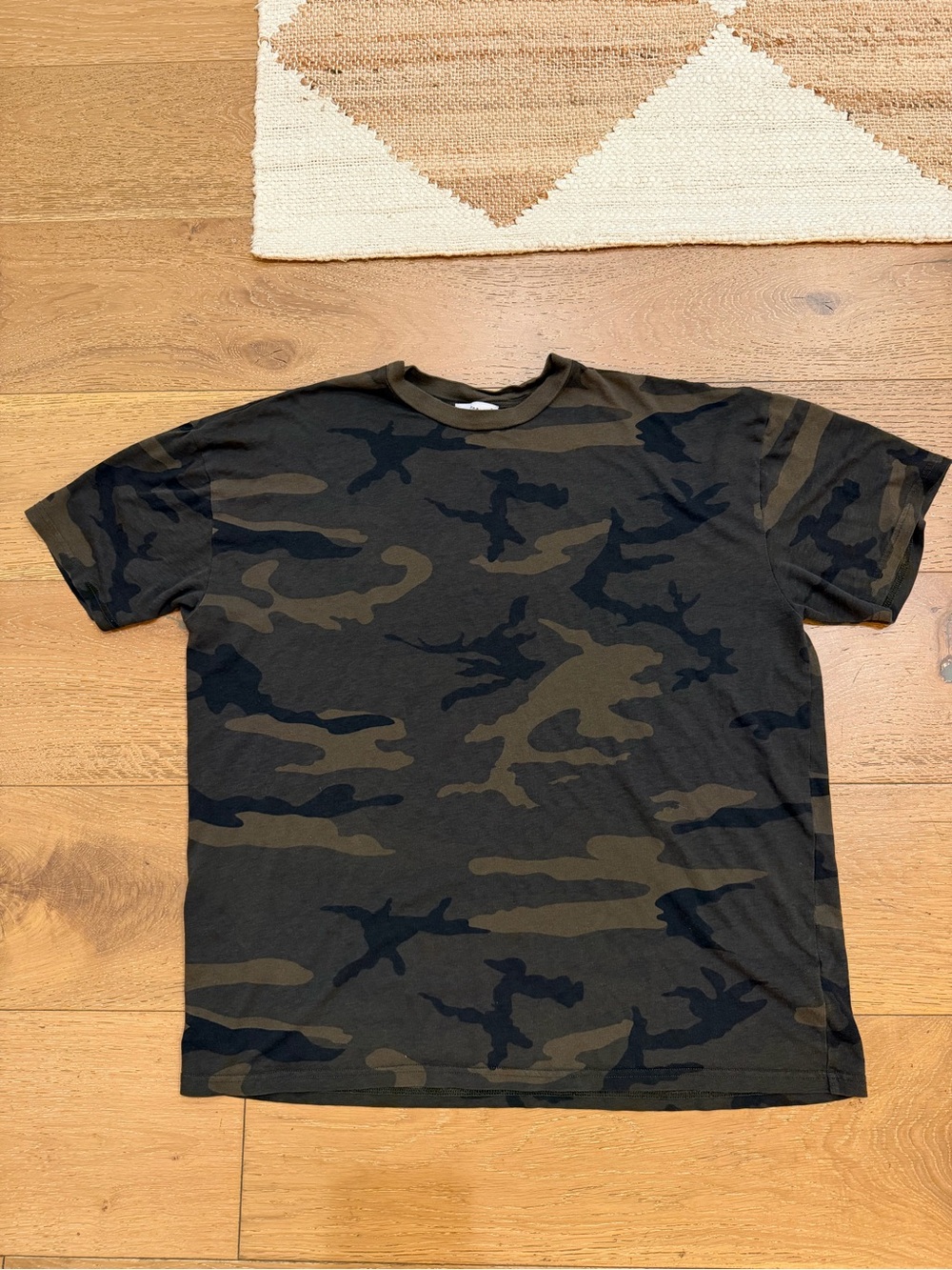 Tna Camo Short Sleeve Tee in Green & Black - size 2